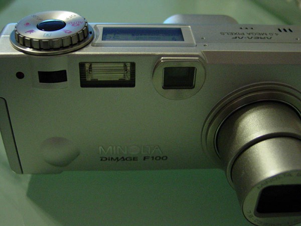Minolta Dimage F100 Digital Camera front