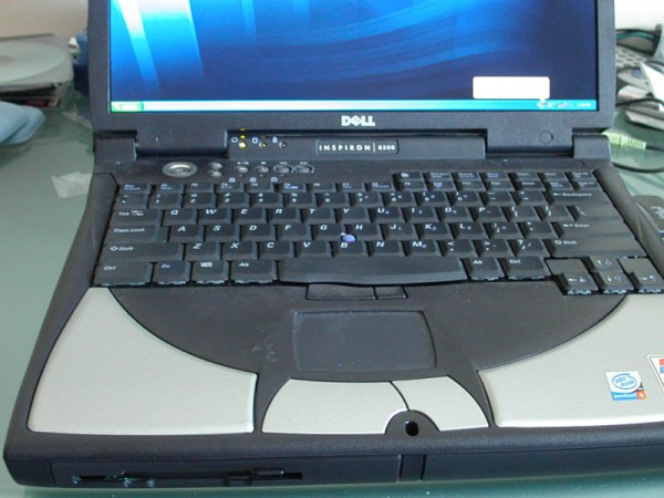 Dell Inspiron 8200 keyboard