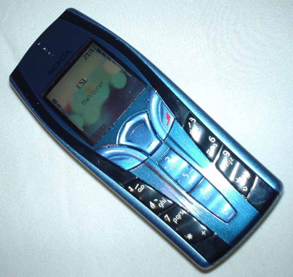 Nokia 7250 Mobile Phone front