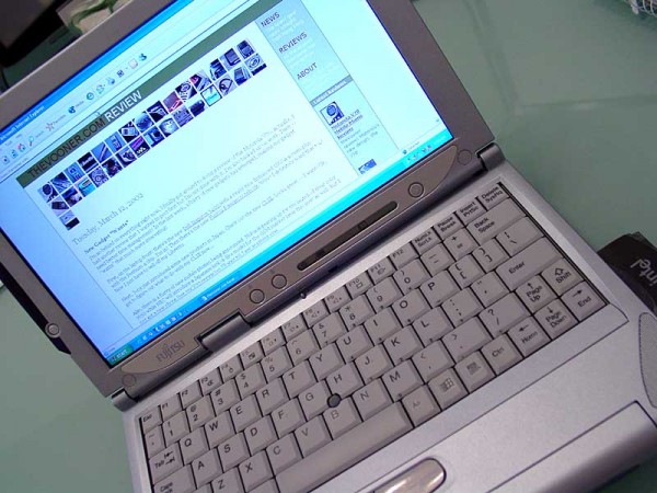 Fujitsu P2040 Notebook opened