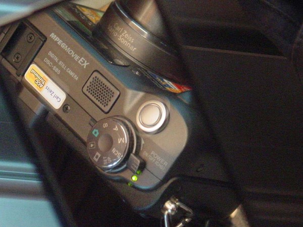 Sony DSC-S85 4.1 Megapixel Digital Camera pic 4