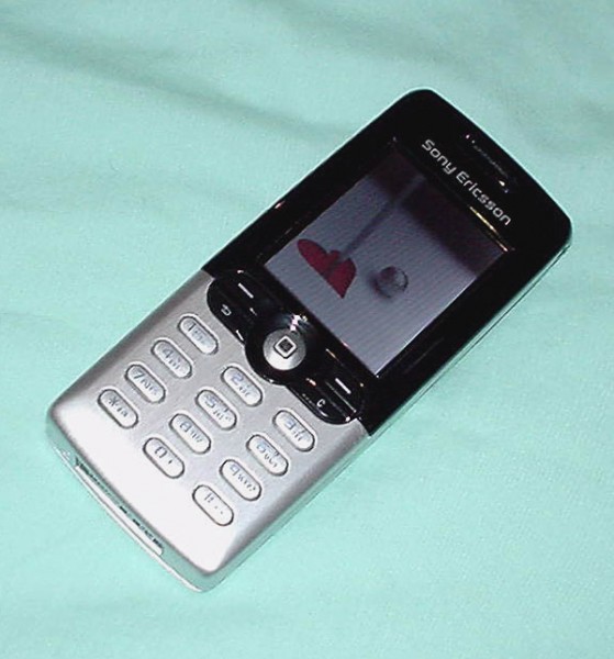Sony Ericsson T610 view 1