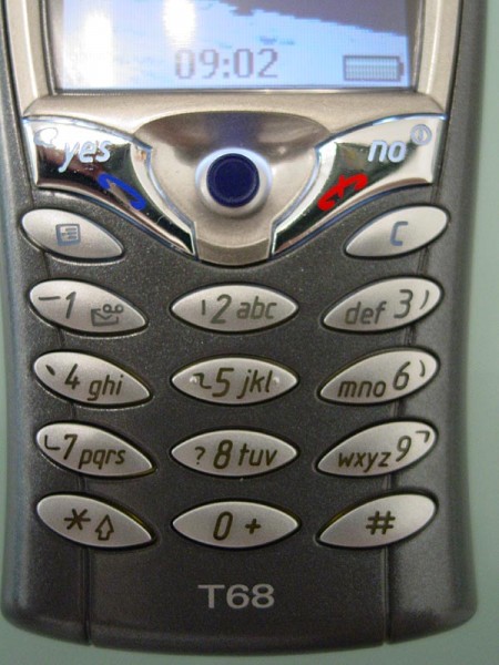 Ericsson T68 Mobile Phone keypad