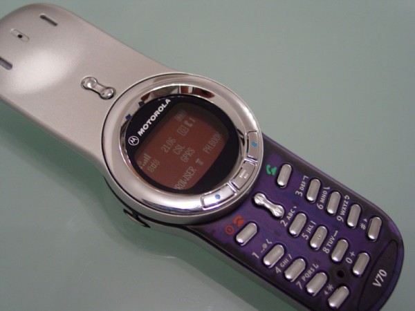 Motorola V70 Mobile Phone open