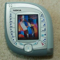 Nokia 7600 front