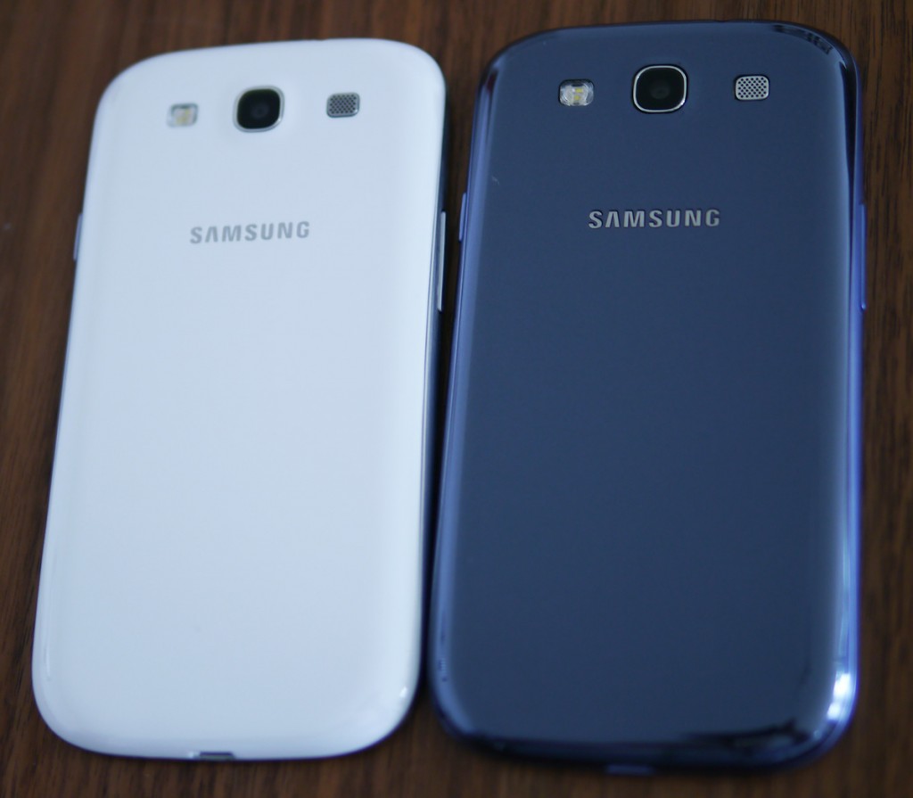 Самсунг с 24 днс. Samsung Galaxy s3 синий. Samsung Galaxy s III Blue. Samsung s4 Blue. Самсунг галакси ао3s 166mm.
